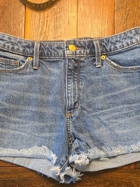 Universal Thread 2/26R Denim Cutoff High Rise Shorties